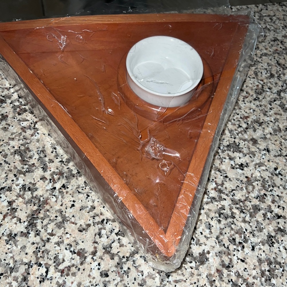 Chip and dip tray